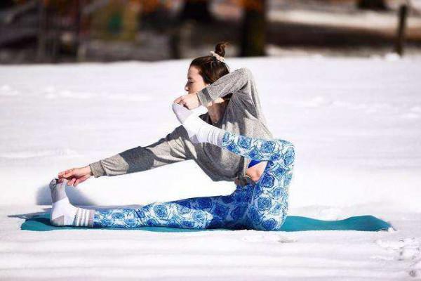 冬至驅寒有瑜伽,不僅走“身”,還走心 冬至驅寒有瑜伽,不僅走“身”,還走心