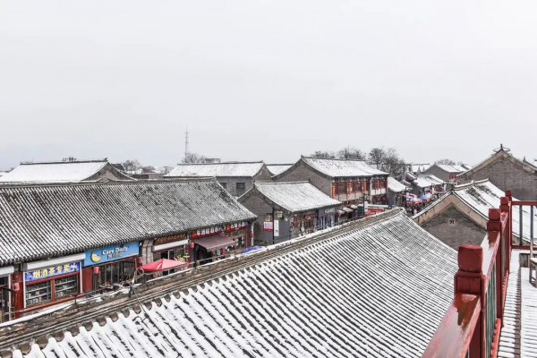 早春限定雪景！在人少景美的京郊幽謐賞雪、圍爐話家常～