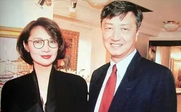 影后蕭芳芳：與李連杰親如母子，是謝霆鋒老爸一輩子得不到的女人