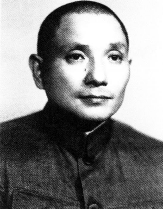 鄧小平沒上過軍事學校,卻指揮千軍萬馬,劉伯承:他打仗不講規矩 鄧小平沒上過軍事學校,卻指揮千軍萬馬,劉伯承:他打仗不講規矩