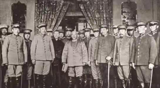 《民國了》：燎原還須多放火，牆倒也要眾人推