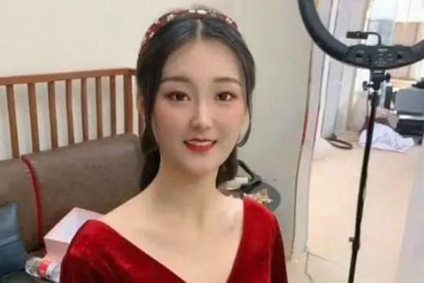 陳亞男無聲怒懟佐藤麻衣，卻和李靚蕾遙相呼應