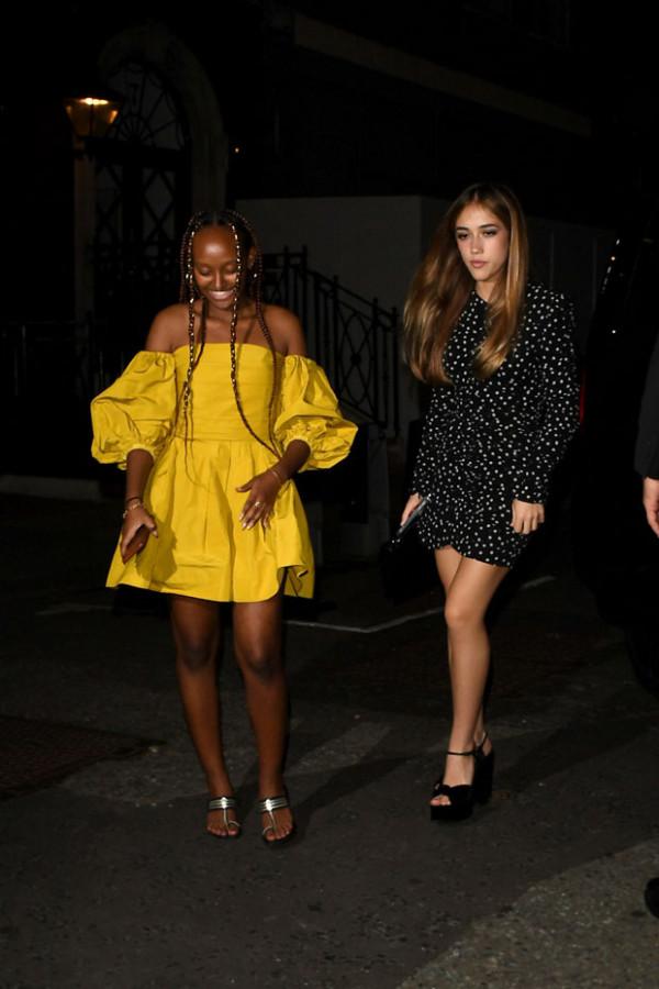 薩爾瑪·海耶克攜女兒亮相紅毯，開雲老闆千金被朱莉女兒搶鏡