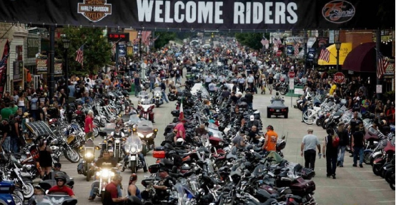 疫情來勢洶洶，美國依舊在醉生夢死，這是最後的狂歡嗎？