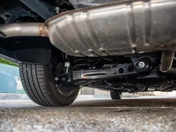 天幕+大空間+14.3英寸屏，榮威i6MAX稱得上A+級轎車槓把子