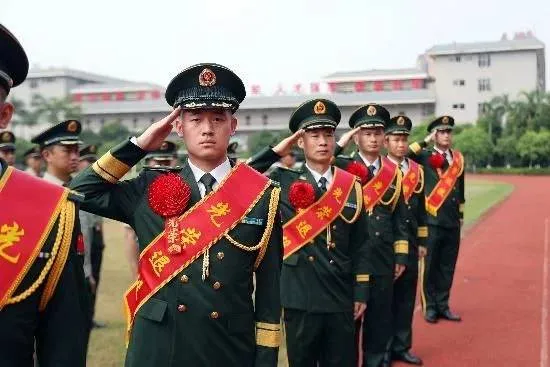 武警警官退役儀式，紀念品亮了