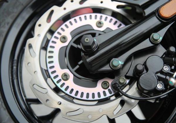 三陽150級水冷踏板,標配雙通道ABS,帶透鏡LED大燈,1.78萬 三陽150級水冷踏板,標配雙通道ABS,帶透鏡LED大燈,1.78萬