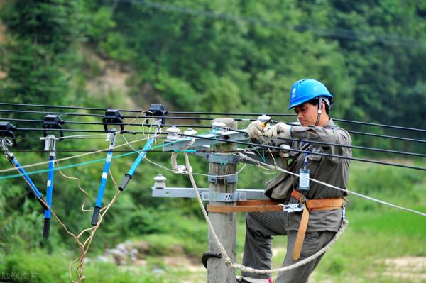 工人：高鐵虧損555億，電力虧損178億，為什麼國企總是虧損？