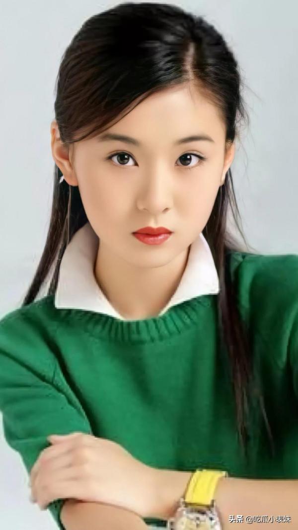 李小萌，不驚豔卻很耐看