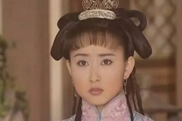 同樣是皇家侍女,為何蘇麻喇姑獲得極大尊崇,上官婉兒卻被殺掉 同樣是皇家侍女,為何蘇麻喇姑獲得極大尊崇,上官婉兒卻被殺掉