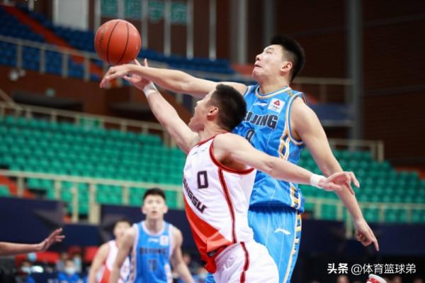 李楠將擊敗雅尼斯?這個可能還真不大,就算殘血江蘇也翻身無望 李楠將擊敗雅尼斯?這個可能還真不大,就算殘血江蘇也翻身無望