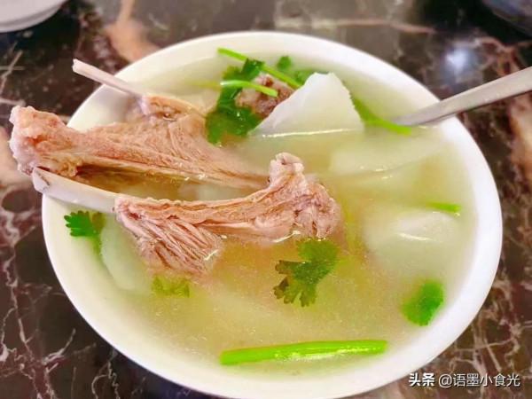 初冬,羊身上這部位,煲三個不同口味的湯,暖胃又暖身,真鮮 初冬,羊身上這部位,煲三個不同口味的湯,暖胃又暖身,真鮮