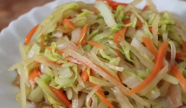 白菜別再燉著吃了，學會這樣做，比吃大魚大肉還香，開胃又解饞