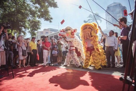 在這個非洲國家，中國春節是法定節日，紙幣上還印著梅州人頭像