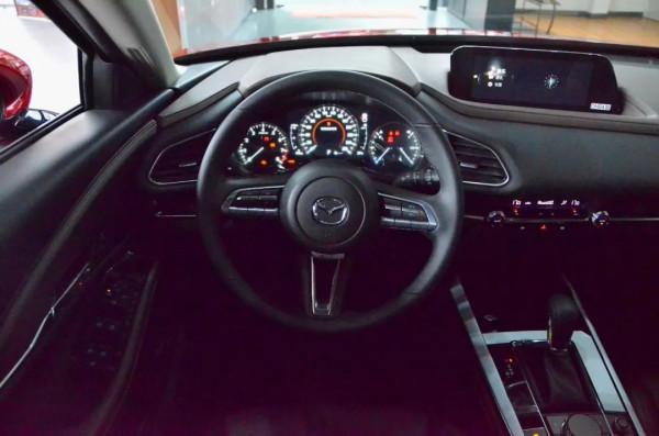 007探店：配置升級 還是運動範 到店實拍長安馬自達2021款CX-30