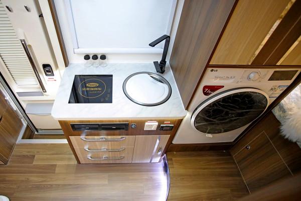 48V能源供給/初代網紅平頭卡車 法美瑞海角7號全系房車震撼亮相 48V能源供給/初代網紅平頭卡車 法美瑞海角7號全系房車震撼亮相