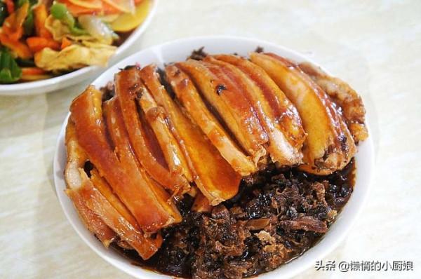 用5塊錢的五花肉這樣做梅菜扣肉，肥而不膩，瘦而不柴，實在是香