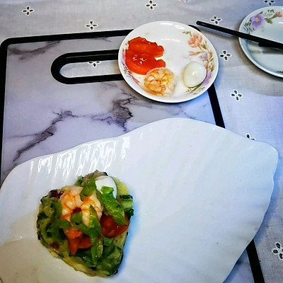 營養減脂餐:什錦沙拉、蒜香南瓜、香煎魚塊 營養減脂餐:什錦沙拉、蒜香南瓜、香煎魚塊