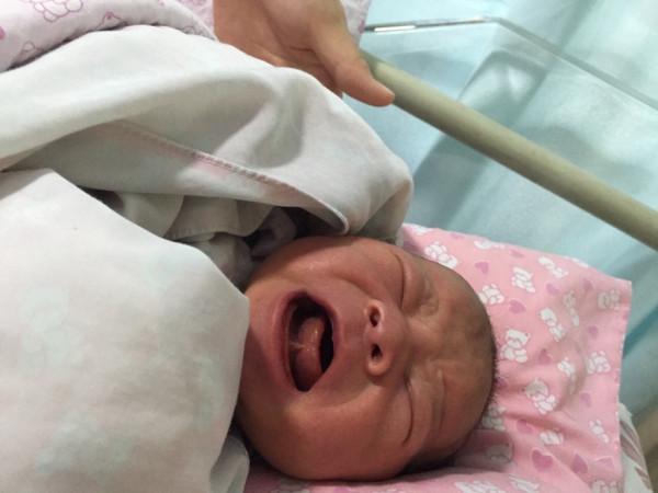 足月兒和早產兒，差別有多大？看看36周和40周的新生兒就知道了