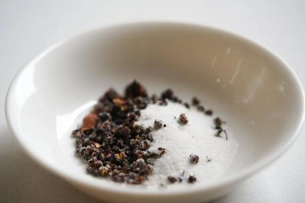 只需鹽和時間，南京名菜鹽水鴨腿零難度