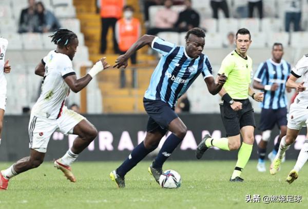 從0-3到3-3!巴洛特利梅開二度讀秒救主,前武磊隊友連場破門 從0-3到3-3!巴洛特利梅開二度讀秒救主,前武磊隊友連場破門