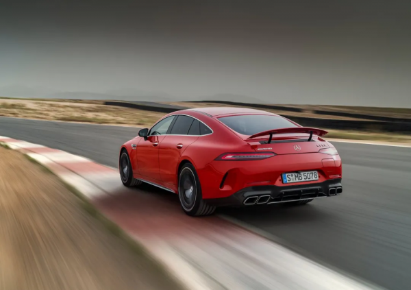 F1“黑科技”,843馬力效能猛獸,土豪必買,玩車的必看 F1“黑科技”,843馬力效能猛獸,土豪必買,玩車的必看