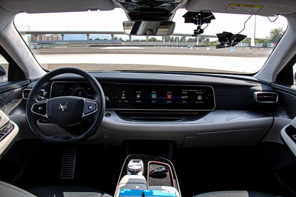 骨子裡帶著野性——場地試駕極狐阿爾法S 骨子裡帶著野性——場地試駕極狐阿爾法S