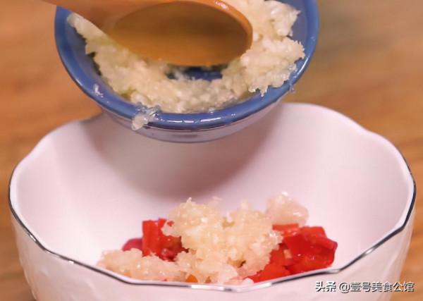 簡單好吃的清蒸剁椒魚片，鮮辣爽口，肉嫩味美，吃了一次還想吃