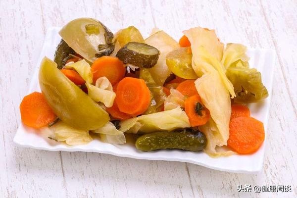 高血壓的“禍首”已公佈，這3樣若管不住嘴，血壓遲早“失控”