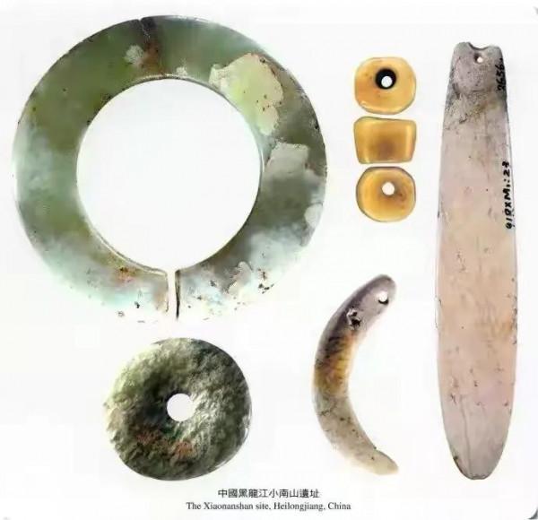 日本天皇的祖傳玉器“勾玉”之淵源考 日本天皇的祖傳玉器“勾玉”之淵源考