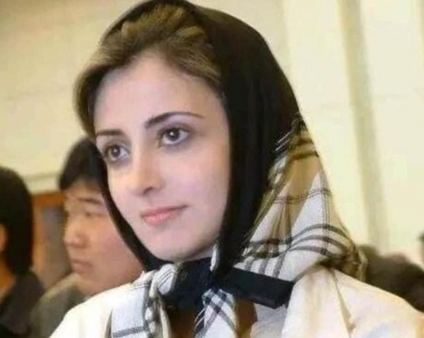 迪拜大王妃：20箱珠寶娶進門，生12子42年不露面，哈雅都沒她受寵