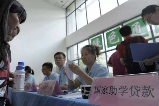 錢不夠念不起大學？貧困生迎來好訊息，國家助學金額度或大幅上調