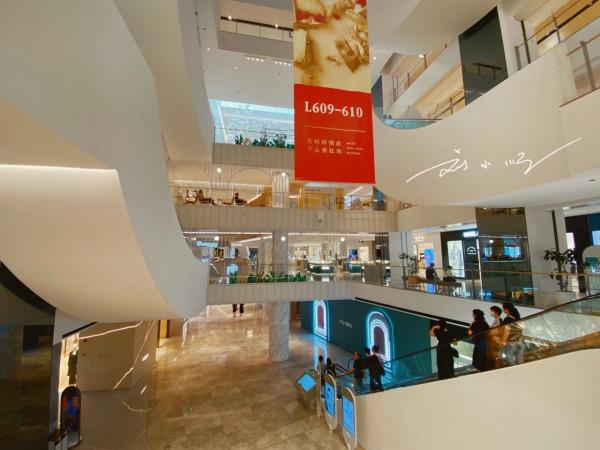 上海浦東有一家老牌商場，關店兩年升級改造，如今變得高階感滿滿