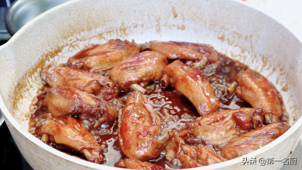 最適合冬天吃的8道家常肉菜,熱騰騰的端上桌,營養又解饞 最適合冬天吃的8道家常肉菜,熱騰騰的端上桌,營養又解饞