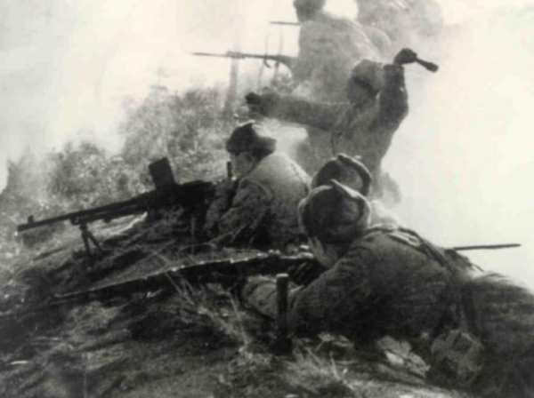 王學風：雙腿盡斷死守殲敵，犧牲68年籍貫成迷，兩省農民搶著認親