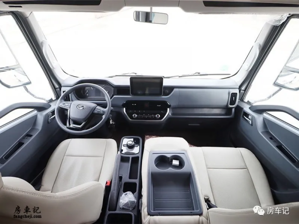 降維打擊!美景美家卡居壹號房車,為何選用上汽H300底盤? 降維打擊!美景美家卡居壹號房車,為何選用上汽H300底盤?