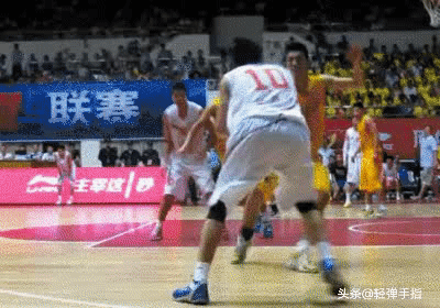 人物|17歲學籃球,42歲退役,換過8支球隊,被稱作CBA“活化石” 人物|17歲學籃球,42歲退役,換過8支球隊,被稱作CBA“活化石”