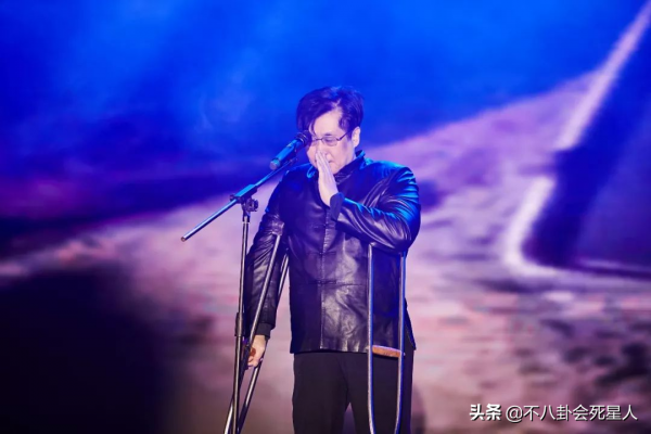 “身殘志堅”的6位殘疾藝人,個個才華橫溢,有的不到1歲就失明 “身殘志堅”的6位殘疾藝人,個個才華橫溢,有的不到1歲就失明