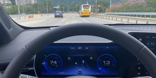 「鵬哥聊車」未來已來，智慧戰線向後蔓延？試駕全新哈弗神獸