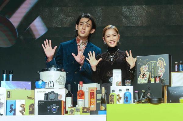 金馬獎淪為糊咖大聚會,入圍演員硬湊,獎品送電飯鍋和麻將 金馬獎淪為糊咖大聚會,入圍演員硬湊,獎品送電飯鍋和麻將