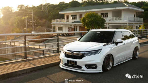 全國首例寬體本田冠道猶如“小坦克”,車主是不是按F上車的? 全國首例寬體本田冠道猶如“小坦克”,車主是不是按F上車的?