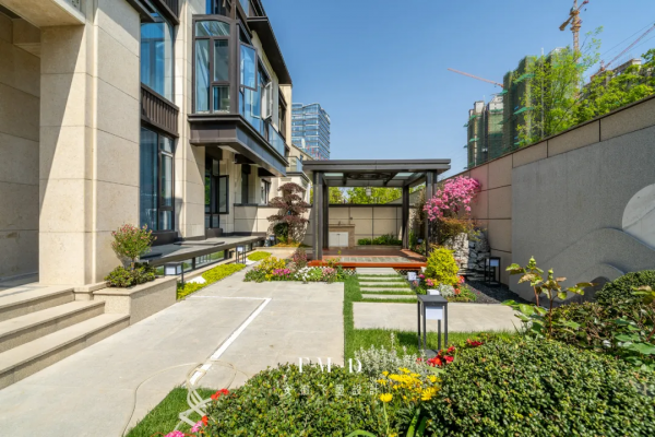 揭秘450㎡別墅的高階蛻變,上下6層客廳挑高6.4m,高階大氣很耐看 揭秘450㎡別墅的高階蛻變,上下6層客廳挑高6.4m,高階大氣很耐看