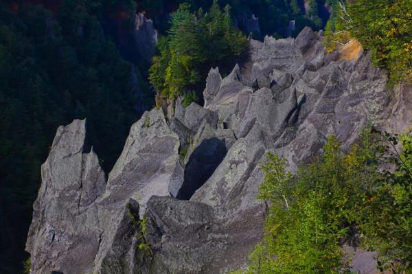 美輪美奐的長白山錦江大峽谷