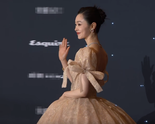 時尚先生紅毯女星搶鏡：有人穿成火龍果，還有人髮型撞款潘長江