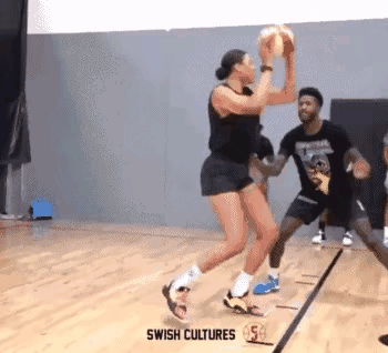 致敬湖人名宿，女版奧尼爾拒絕國家隊