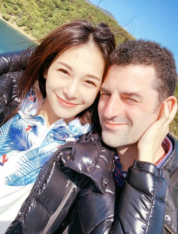 艾莉絲帶3歲兒飛法國免隔離！「打完兩劑疫苗」親曝離臺原因