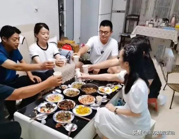 威威認親後,越來越陽光自信,有許媽的寵愛和關心,真的帥多了 威威認親後,越來越陽光自信,有許媽的寵愛和關心,真的帥多了