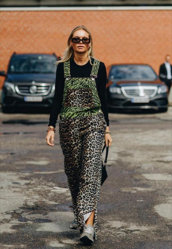 小個子女生不能錯過的褲子，顯高又顯瘦的開衩褲，穿對了超時髦