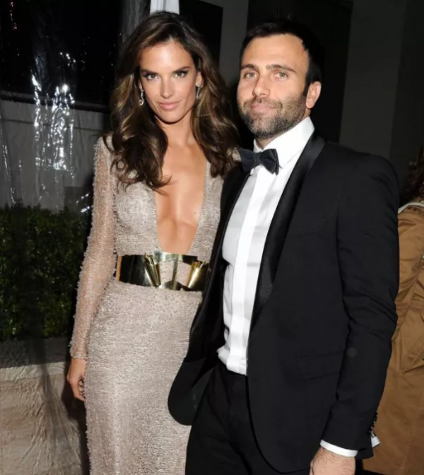 義大利球星以為和超模網戀,15年從未見面,慘被大媽騙光全部身家 義大利球星以為和超模網戀,15年從未見面,慘被大媽騙光全部身家