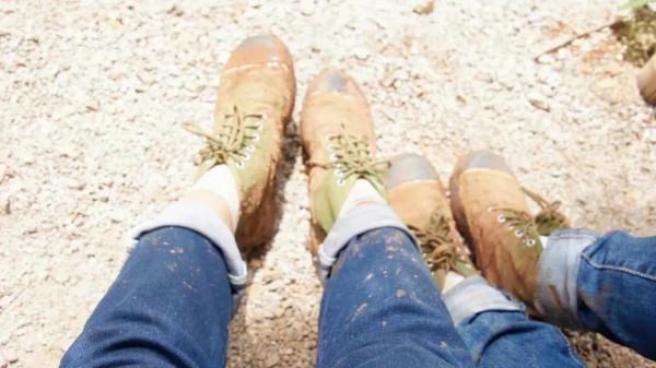 兩個女教師在緬甸偏遠農村的兩天一晚:缺電少水路難走,以為穿越 兩個女教師在緬甸偏遠農村的兩天一晚:缺電少水路難走,以為穿越